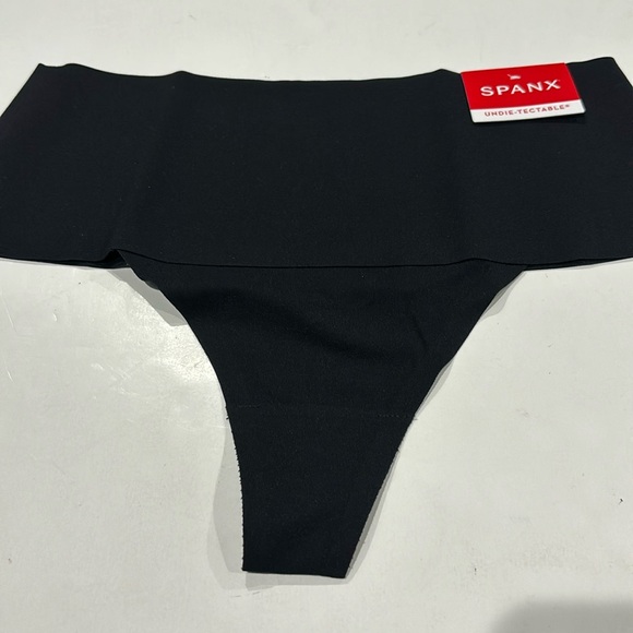 SPANX Undie-tectable Thong in Very Black NWT - Picture 2 of 6